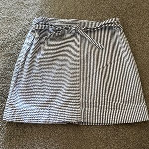 Vineyard Vines Seersucker Tie Front Skirt Size 8